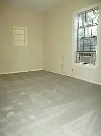 2706 E 3rd St #B — Photo 5