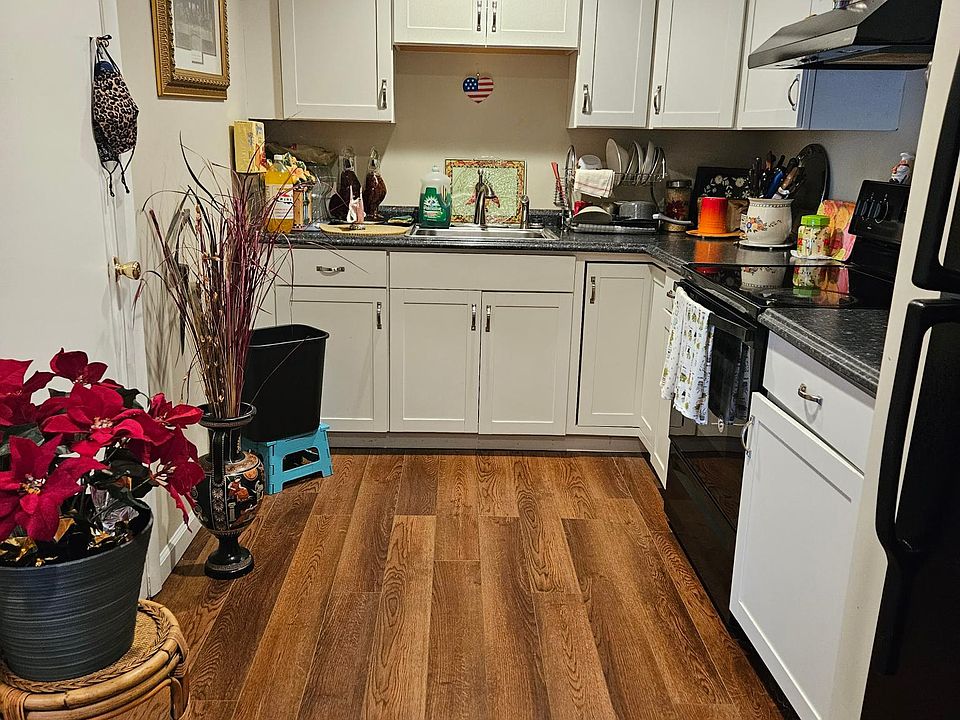 1st image of 121 Clark Ave #1