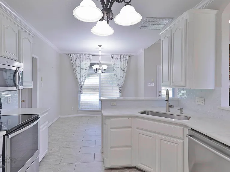 342 Pilgrim Rd — Photo 10