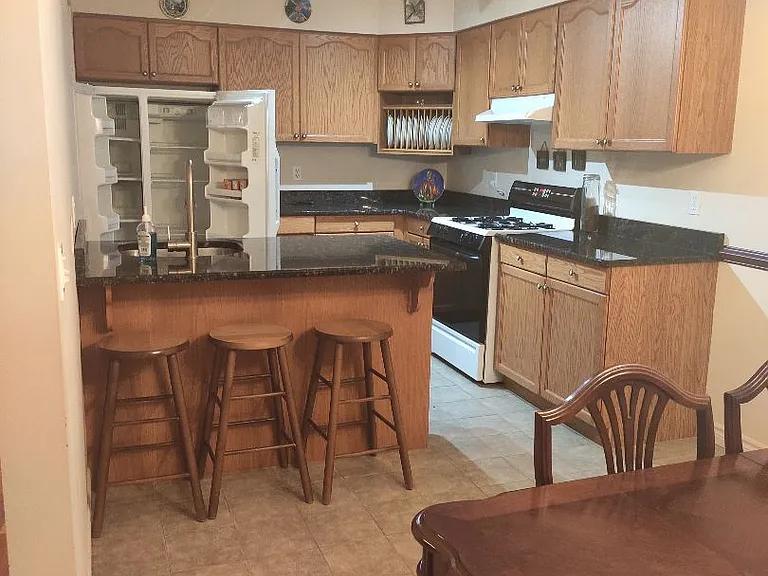 1058 Lexington Cir — Photo 1
