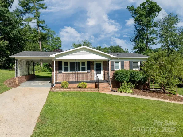 308 Maple St, Hudson, NC 28638