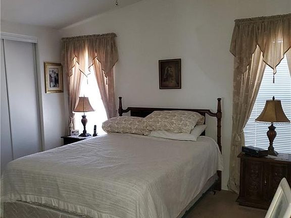 4th image of 8065 S Carob Dr