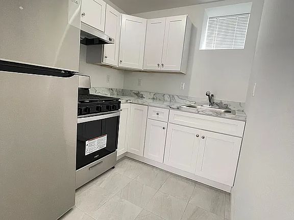 3rd image of 546 Sinclair Ave #1A