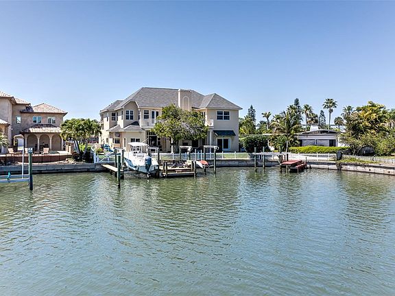 2nd image of 203 Poinciana Ln