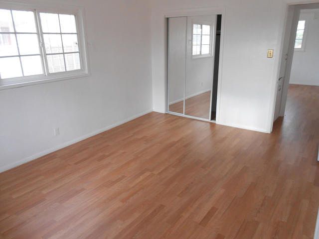 1st image of 325 Mesilla St NE