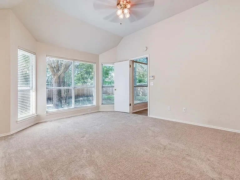 7715 Elkhorn Mountain Trl — Photo 13