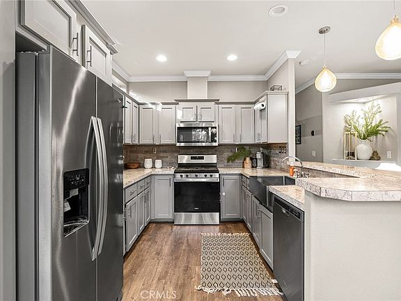 4th image of 962 Colorado St