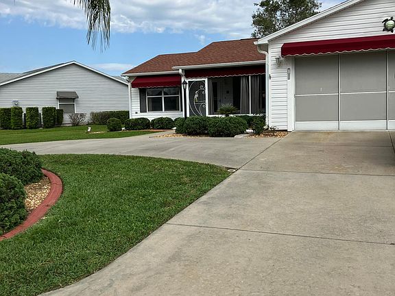 Half circle driveway-park 4 vehicles. 5 minute golf cart ride to Spanish Springs square. Garage stores 1 car and 1 golf cart