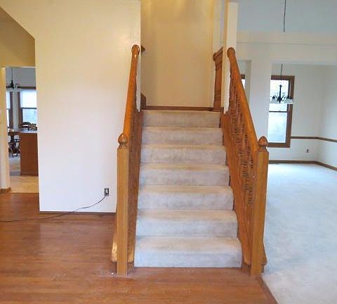 3rd image of 220 Kingsmeadow Ln