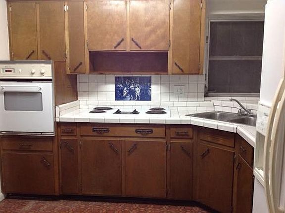 4th image of 5416 Milan Dr