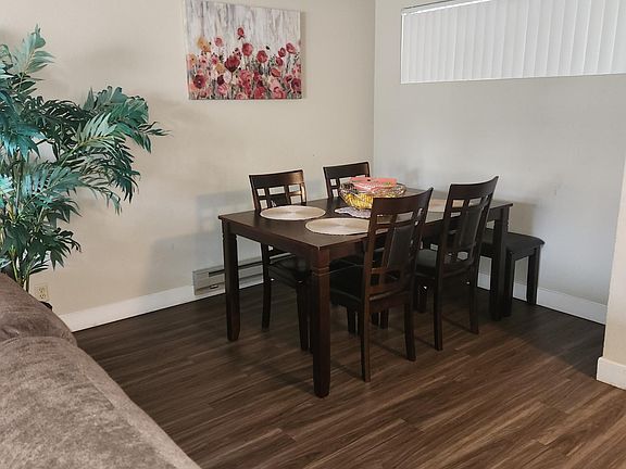 4th image of 600 Park View Dr