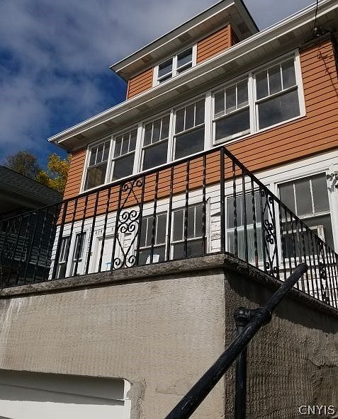 1st image of 209 Craton St #11