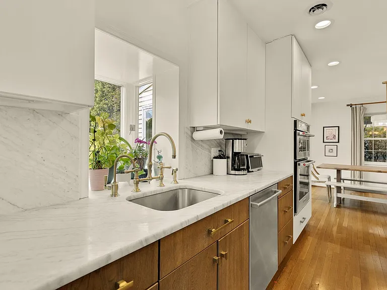 7208 Delfield St — Photo 14