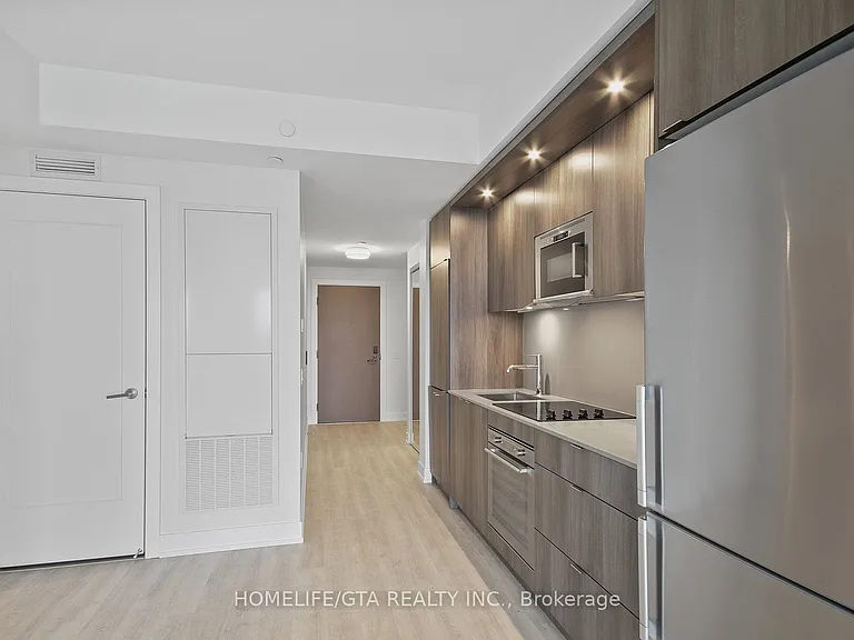 30 Inn On The Park Dr #2408 — Photo 7