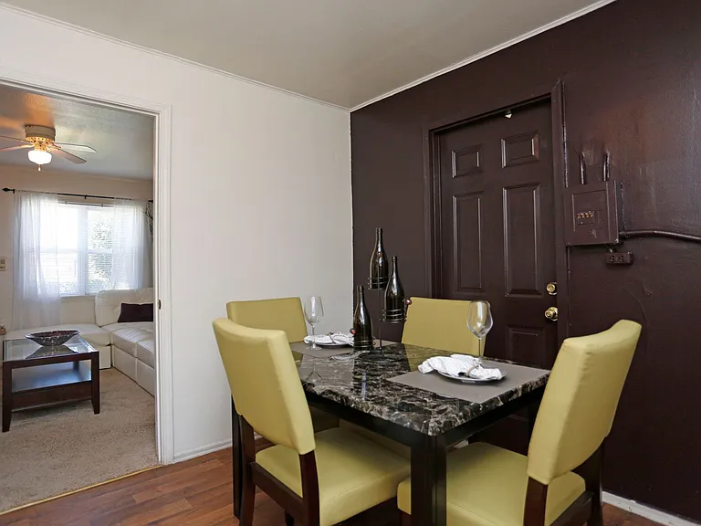 2301 Waverly Dr — Photo 47