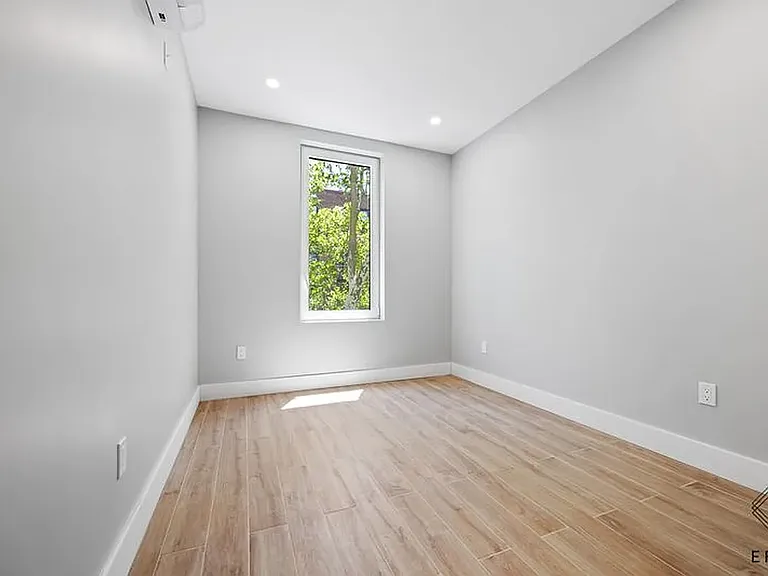 809 Midwood St #2G — Photo 2