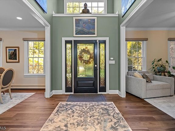 2nd image of 13 E Hidden Valley Ct