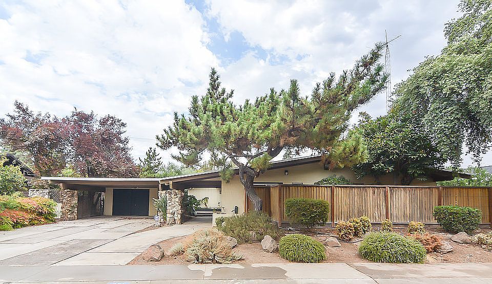 1st image of 301 Fleetwood Dr
