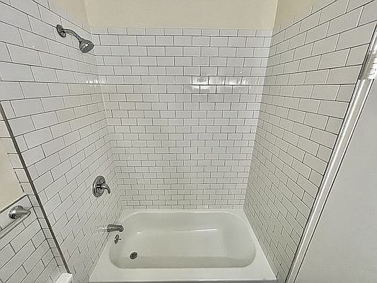 5th image of 964 E 100th St #1