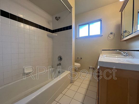5th image of 5625 Kiva Dr