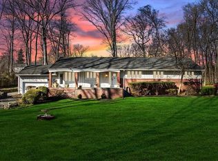 12 East Pl, Suffern, NY 10901