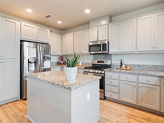 3rd image of 1461 Cecilia Drive