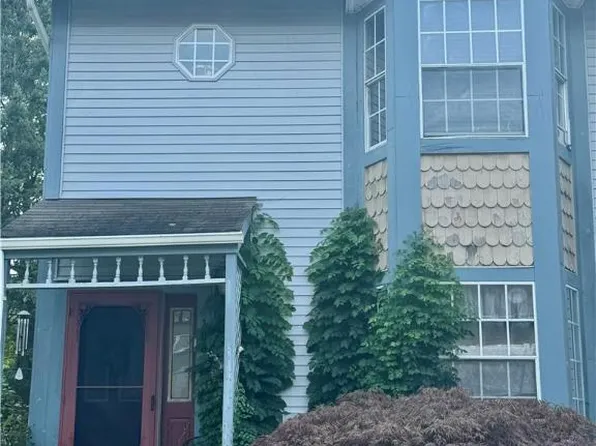 106 Commonwealth Dr, Bethlehem, PA 18020