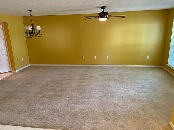 4th image of 719 Valrico Hills Ln