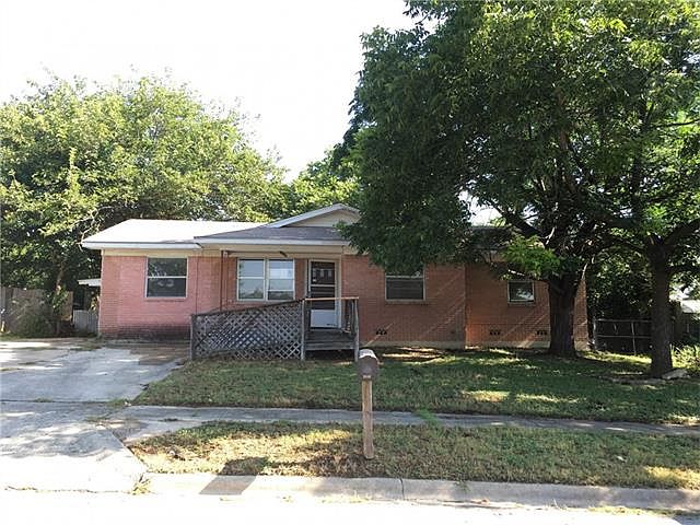 1st image of 2112 Circle Dr