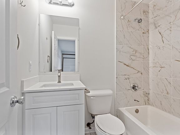 Ensuite full bath connected to master bedroom.