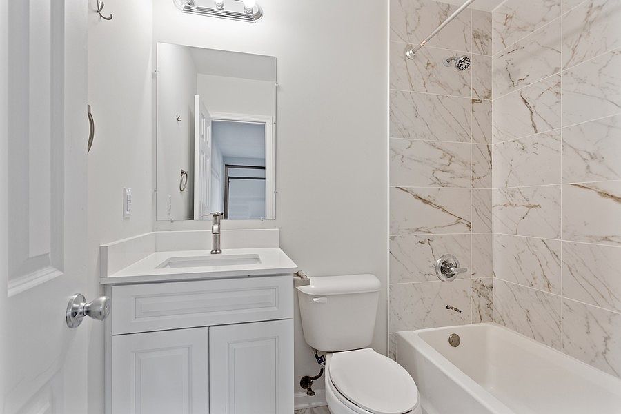 Ensuite full bath connected to master bedroom.