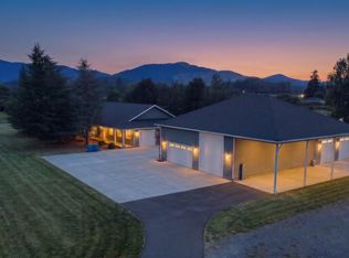 2850 Woodland Park Rd, Grants Pass, OR 97527