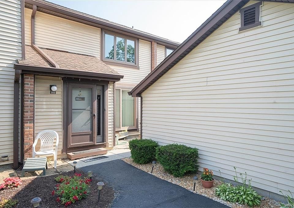 1st image of 355 Charlesgate Cir