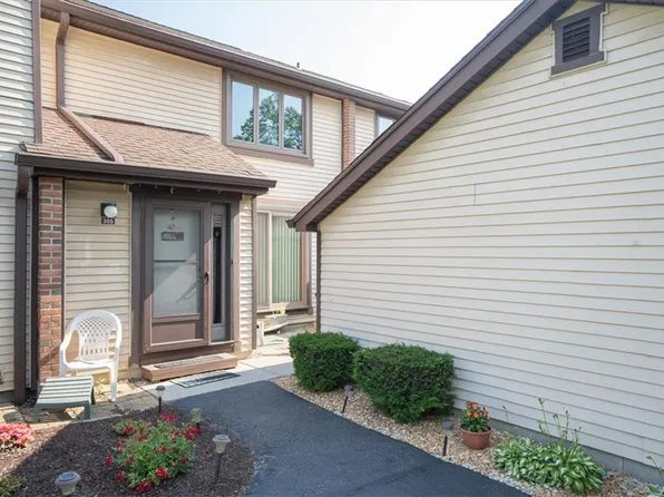 355 Charlesgate Cir, East Amherst, NY 14051