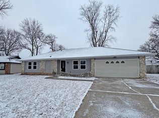 3815 S Queens Ct, Springfield, MO 65807