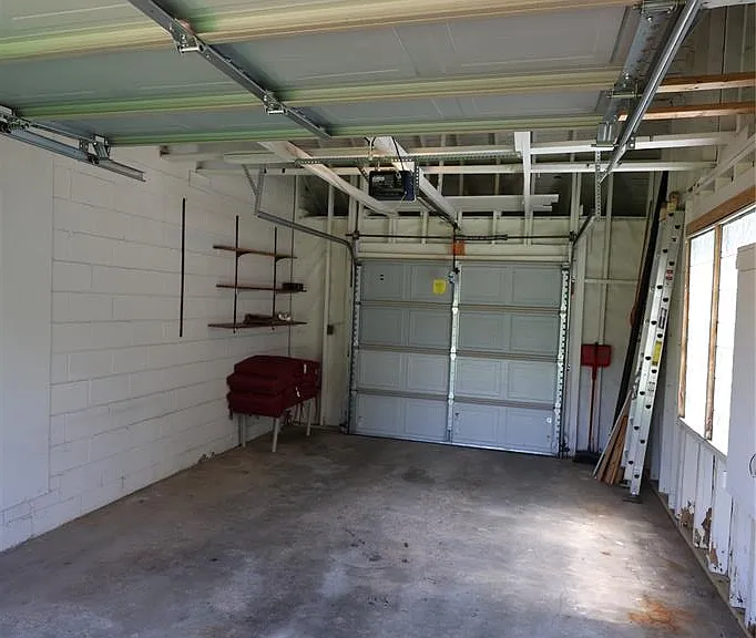 4121 Seminole Dr — Photo 57