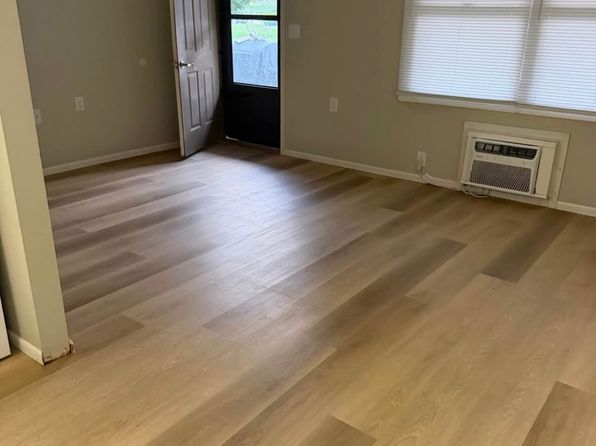 250 E Main St #1