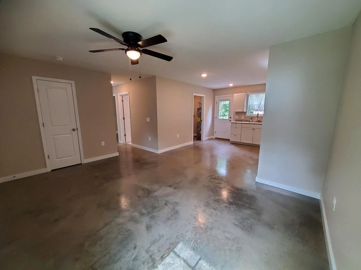2 bed, 828 sqft, $1,249 — Photo 4