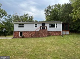 1120 Featherbed Rd, Martinsburg, WV 25404