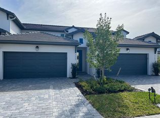 7563 Rockefeller Dr, Naples, FL 34119