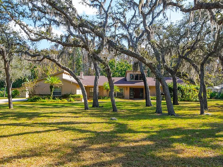 10206 Lakeview Dr — Photo 47