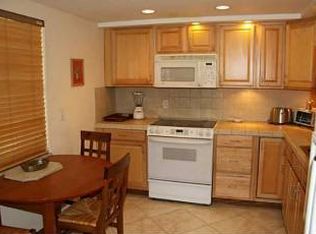 3700 Oaks Clubhouse Dr APT 102, Pompano Beach, FL 33069