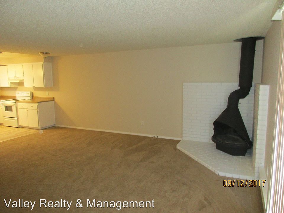 2nd image of 1321 N Lompa Ln