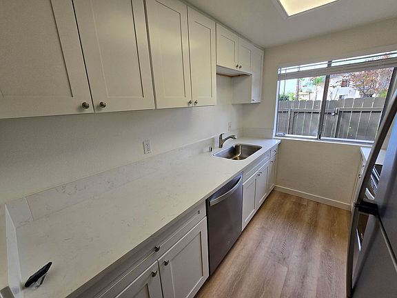 4th image of 925 Amistad Ct Unit A