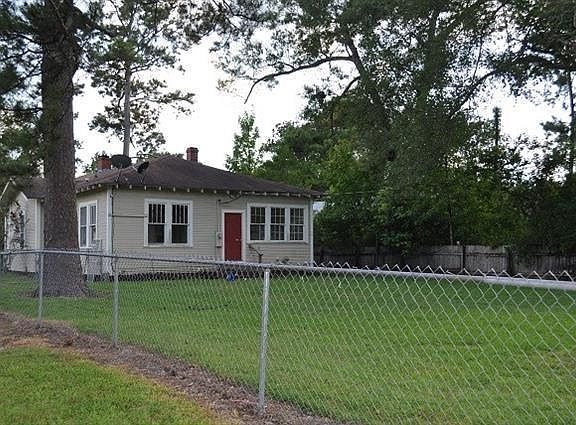 4th image of 831 Carolina Ave