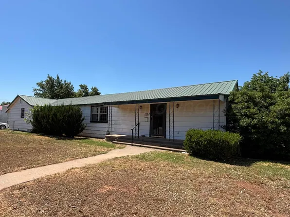 1309 Avenue I NW, Childress, TX 79201