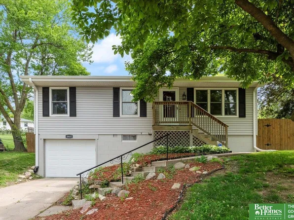 8805 Spaulding Cir, Omaha, NE 68134