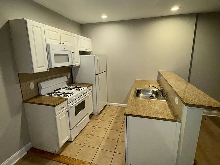 56 Imlay St — Photo 3