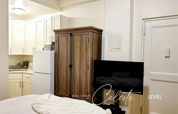 Rented by Level Group | media 18