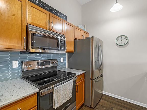 5th image of 6350 Coachlight Dr Unit 1306